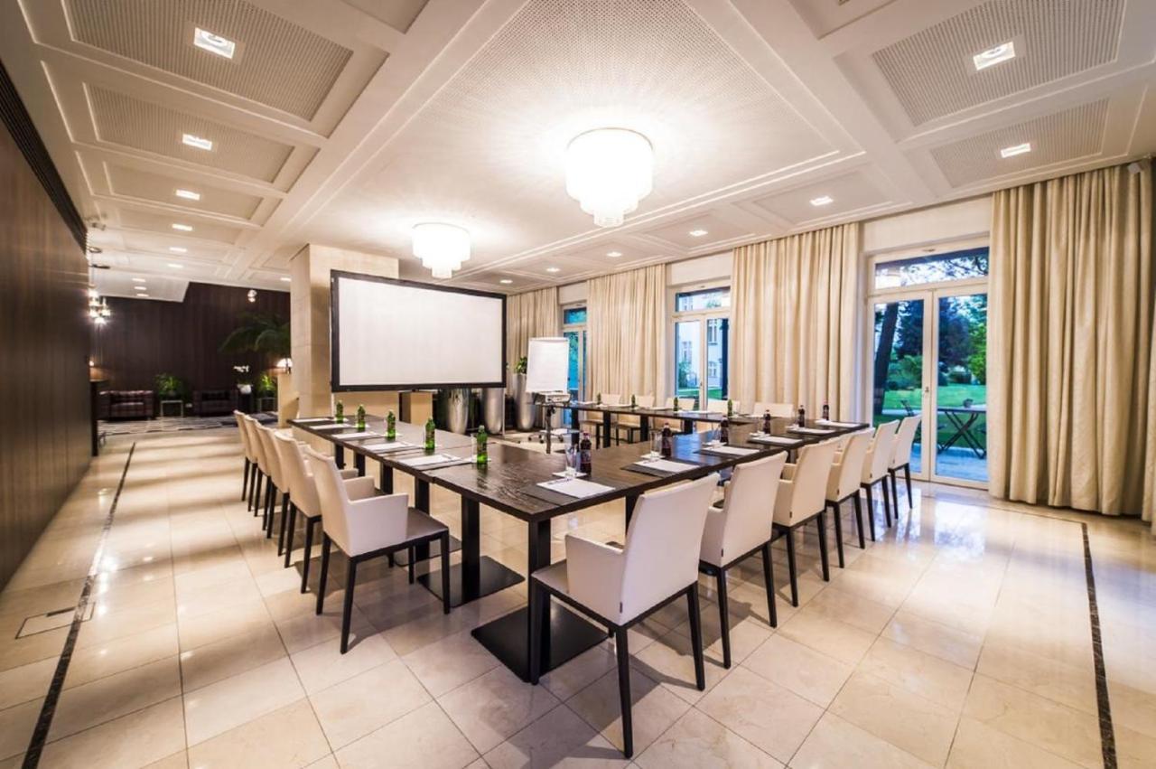 Tauroa Steirerschloessl Hotel Zeltweg Luaran gambar